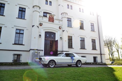 Auto do ślubu Olsztyn - Pałac Bałoszyce (fot. MDS)